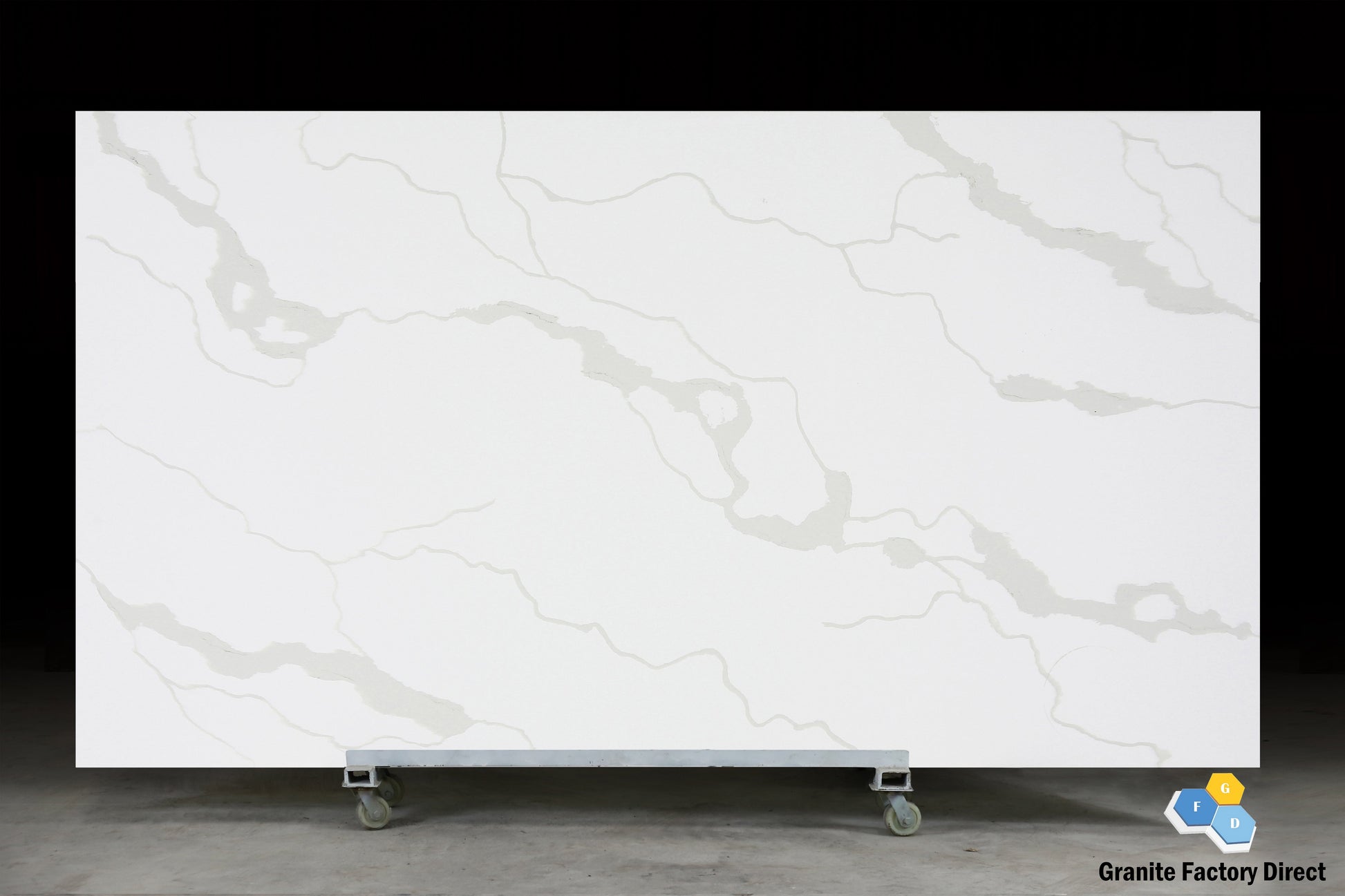 Calacatta Vencinza Quartz GFD100B Countertop Prefab and Slab for sale