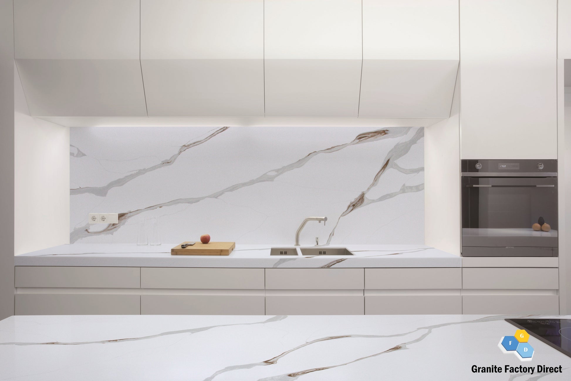 Gold Type 2 Quartz GFD302 Countertop Prefab and Slab for sale